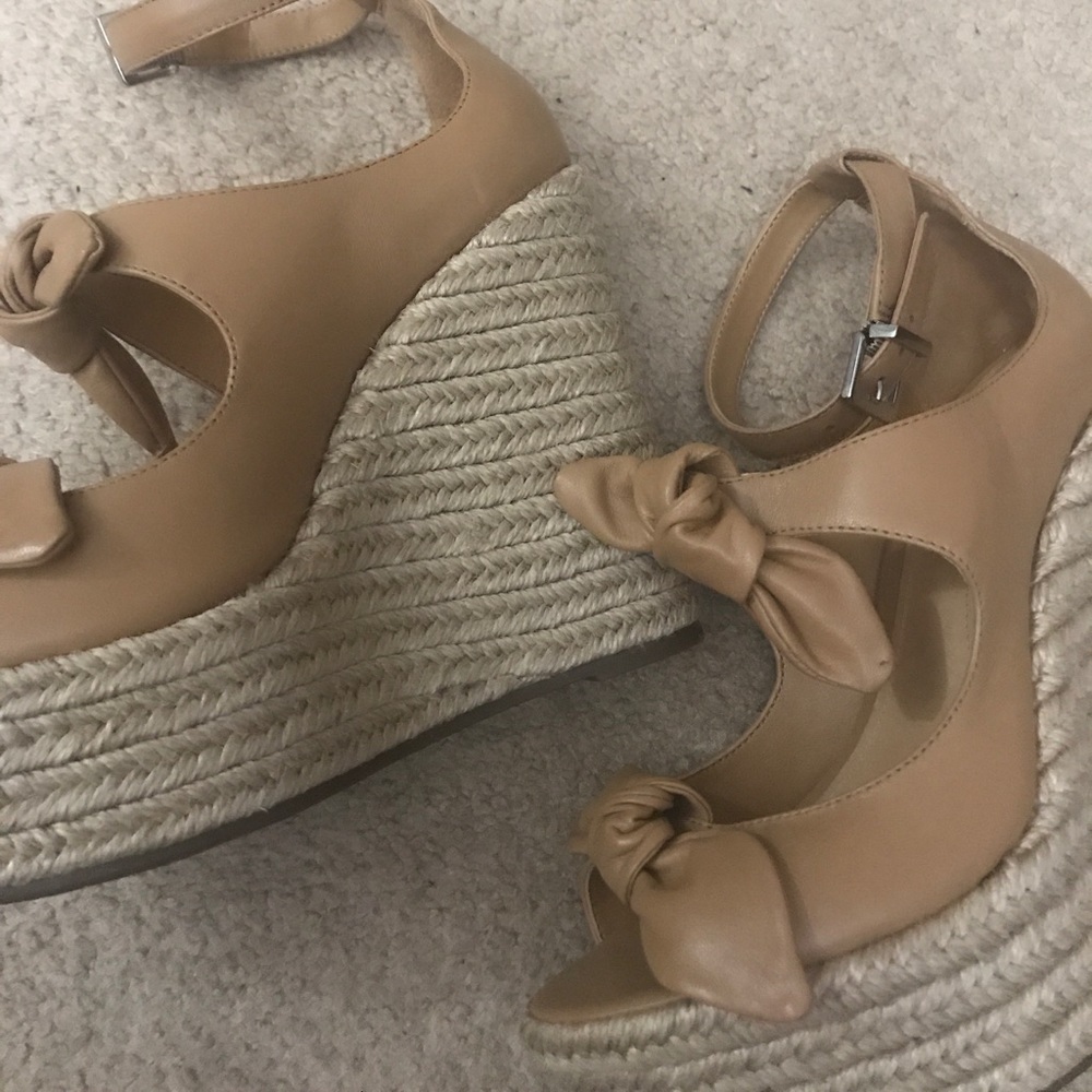 Schutz size 6 GUC WEDGE - Picture 3 of 4